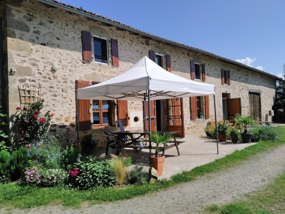 La Tribu De Lavaud Bed and Breakfast Saint-Quentin-sur-Charente Eksteriør billede